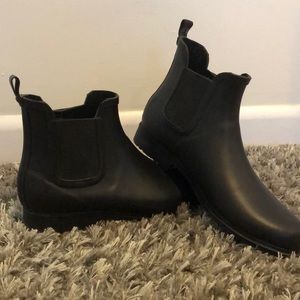 ☔️🥾 women’s chelsea gap rain boots 🥾☔️